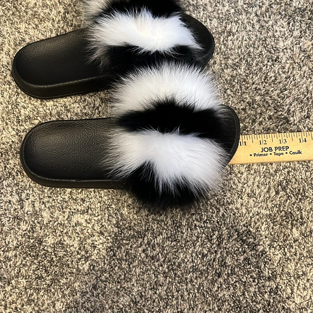 #131. Fuzzy slides. Size 8 - Picture 6 of 7